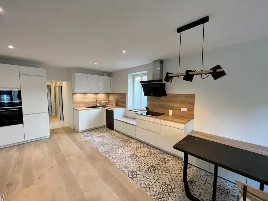 Banquette sur mesure avec rangements tiroirs cuisine Oullins - Cuisiniste Lyon Caluire